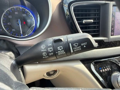 2022 Chrysler Voyager LX