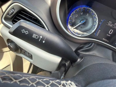 2022 Chrysler Voyager LX