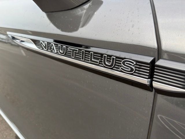 2022 Lincoln Nautilus Black Label