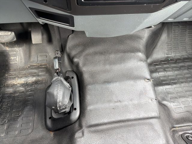 2015 Ford F-650SD Box Truck