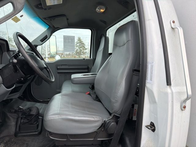 2015 Ford F-650SD Box Truck