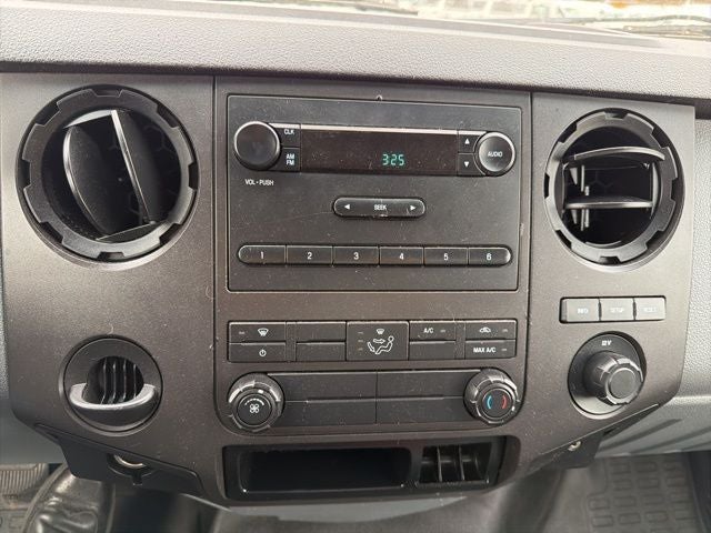 2015 Ford F-650SD Box Truck