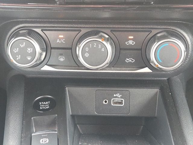 2025 Nissan Kicks S