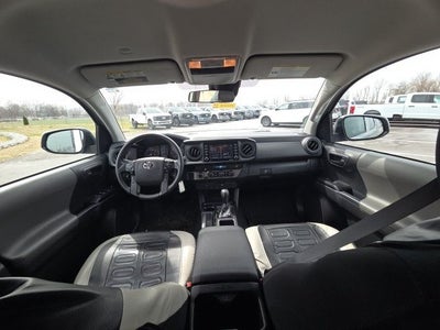 2022 Toyota Tacoma SR V6