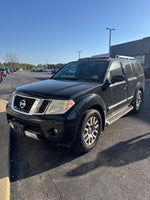 2010 Nissan Pathfinder LE
