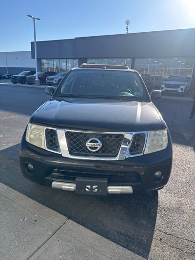 2010 Nissan Pathfinder LE