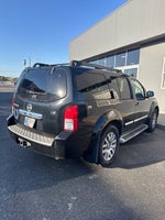 2010 Nissan Pathfinder LE