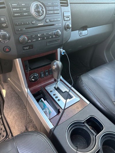 2010 Nissan Pathfinder LE