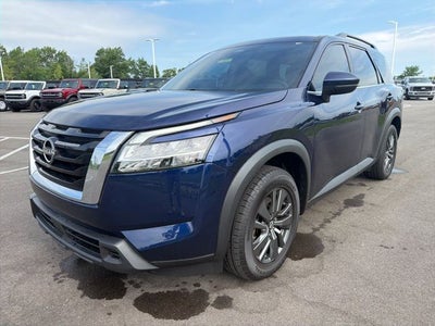 2022 Nissan Pathfinder SV