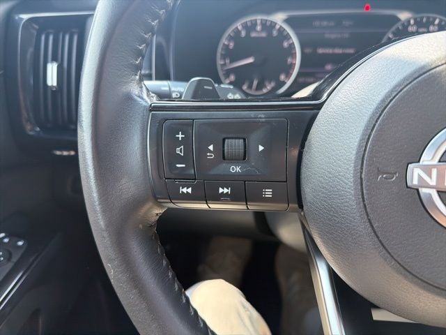 2022 Nissan Pathfinder SV