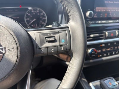 2022 Nissan Pathfinder SV