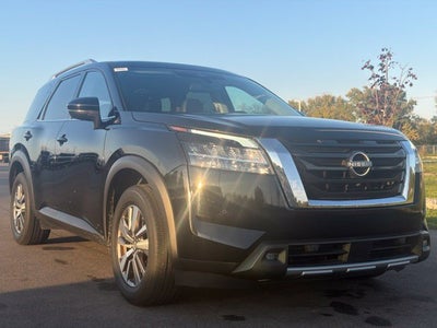2022 Nissan Pathfinder SL