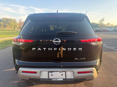 2022 Nissan Pathfinder SL
