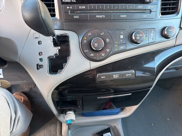 2012 Toyota Sienna LE 7 Passenger