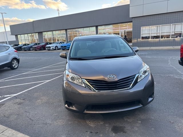 2012 Toyota Sienna LE 7 Passenger