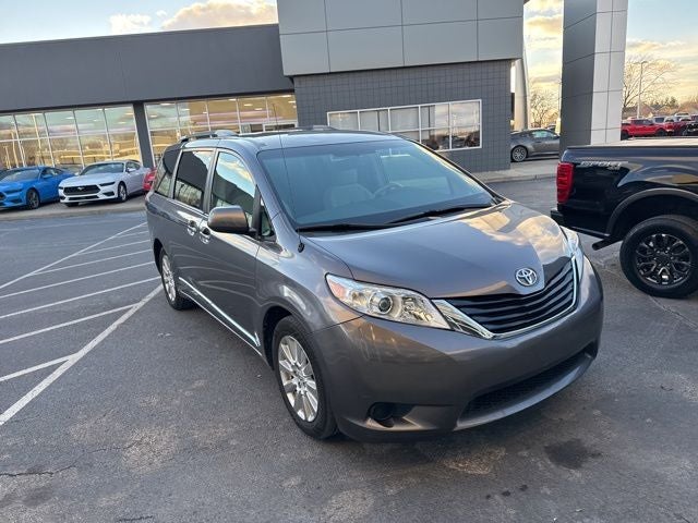 2012 Toyota Sienna LE 7 Passenger