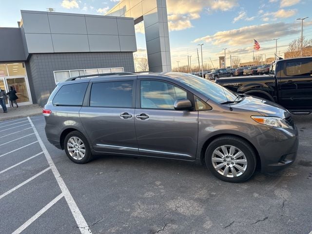 2012 Toyota Sienna LE 7 Passenger
