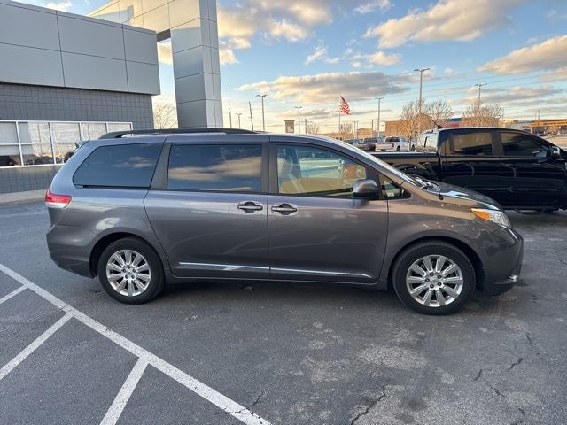 2012 Toyota Sienna LE 7 Passenger