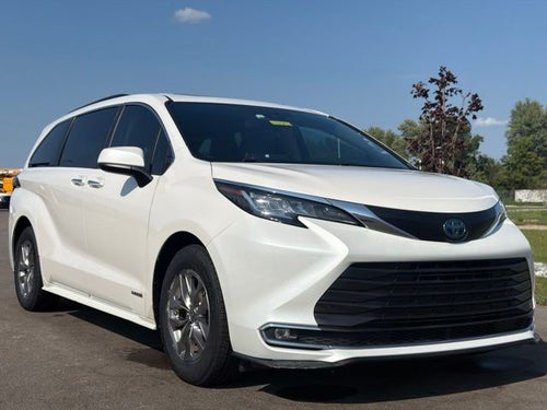2021 Toyota Sienna XLE 8 Passenger