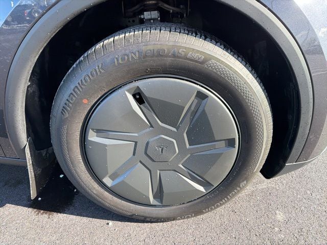 2026 Tesla Model Y Standard