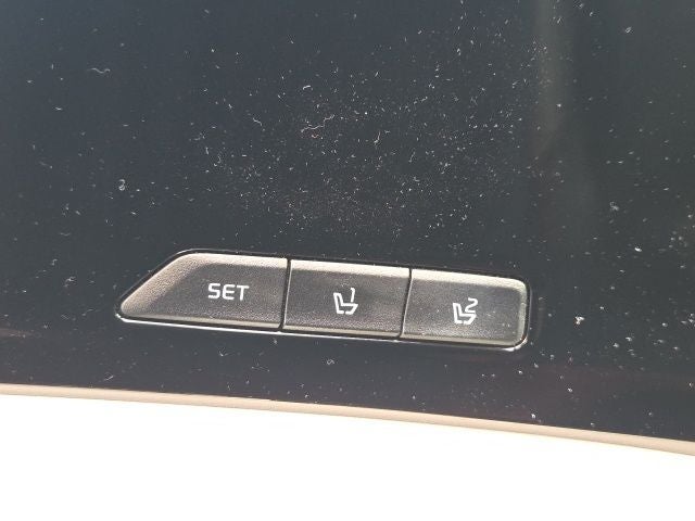 2024 Kia Carnival SX