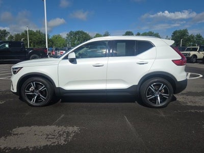 2023 Volvo XC40 B5 Plus Bright Theme
