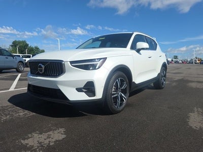 2023 Volvo XC40 B5 Plus Bright Theme