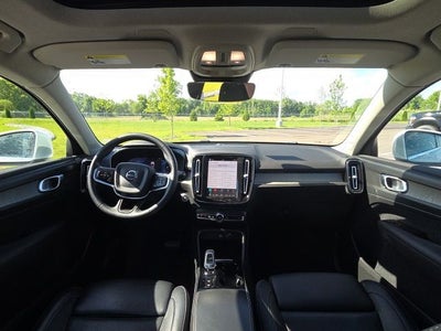 2023 Volvo XC40 B5 Plus Bright Theme