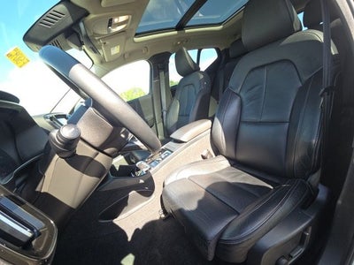 2023 Volvo XC40 B5 Plus Bright Theme