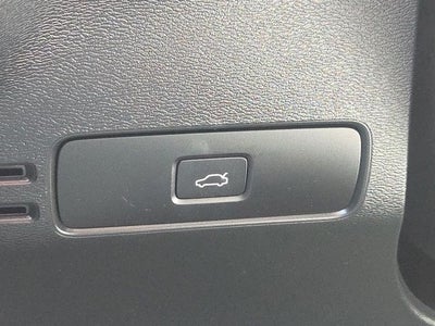 2023 Volvo XC40 B5 Plus Bright Theme