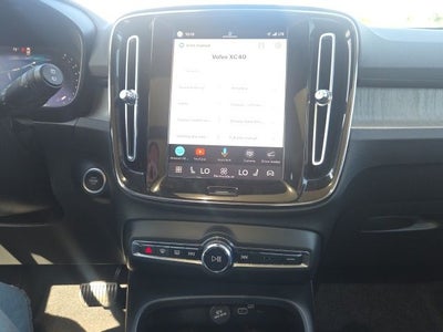 2023 Volvo XC40 B5 Plus Bright Theme