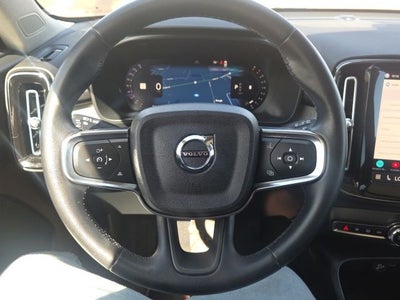 2023 Volvo XC40 B5 Plus Bright Theme