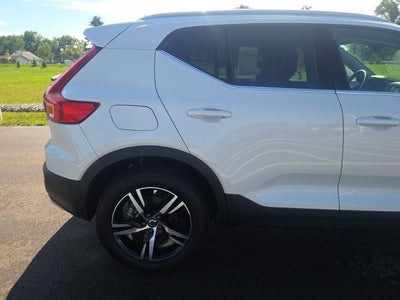 2023 Volvo XC40 B5 Plus Bright Theme
