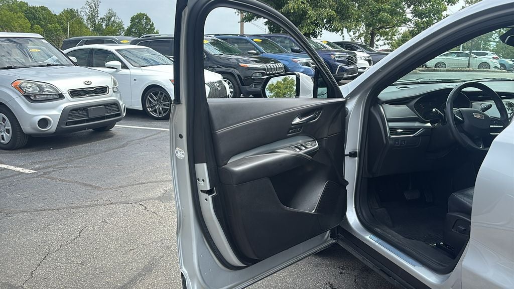 2021 Cadillac XT4 Premium Luxury