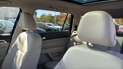 2022 Volkswagen Atlas 3.6L V6 SE w/Technology
