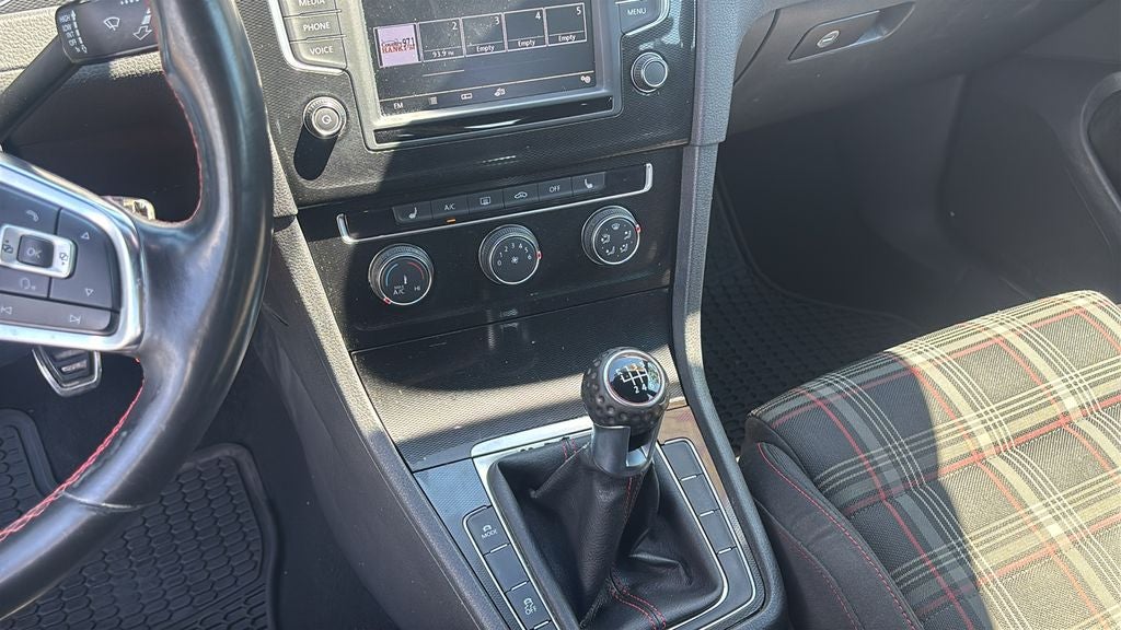 2016 Volkswagen Golf GTI S