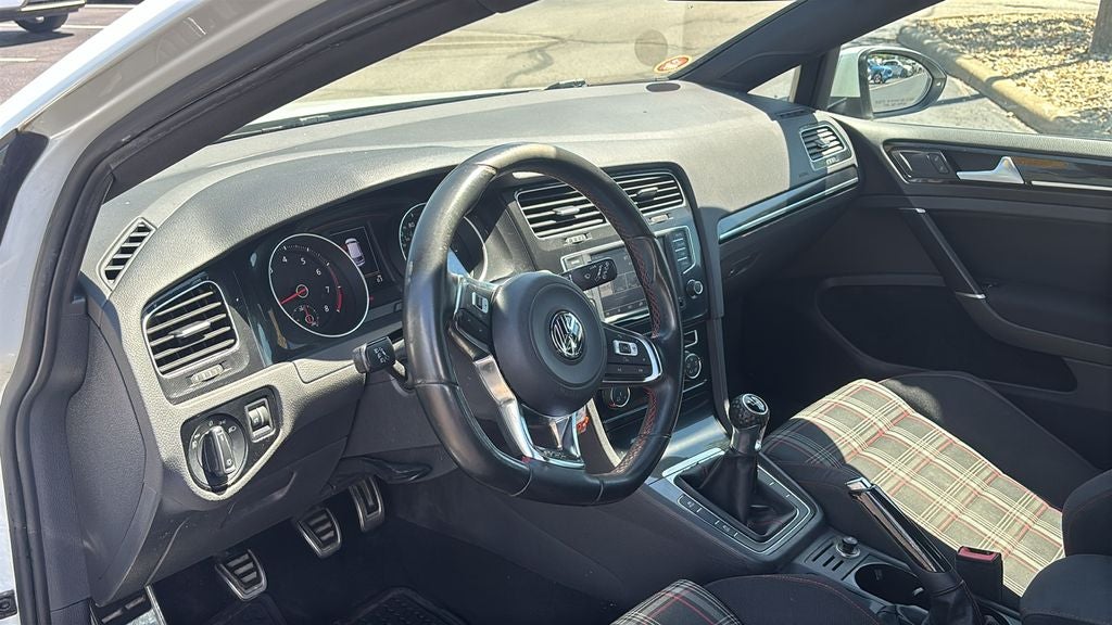 2016 Volkswagen Golf GTI S