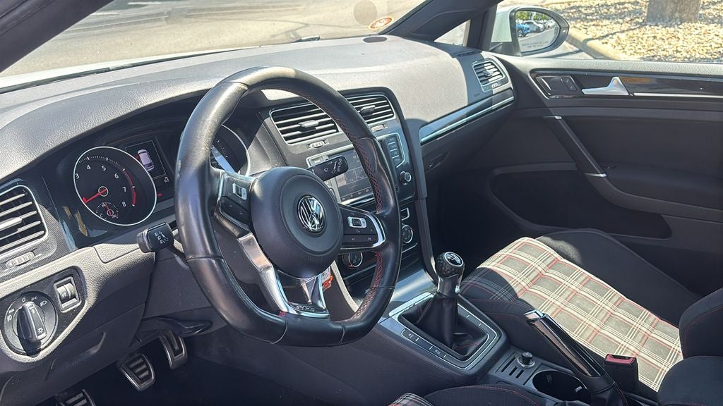 2016 Volkswagen Golf GTI S