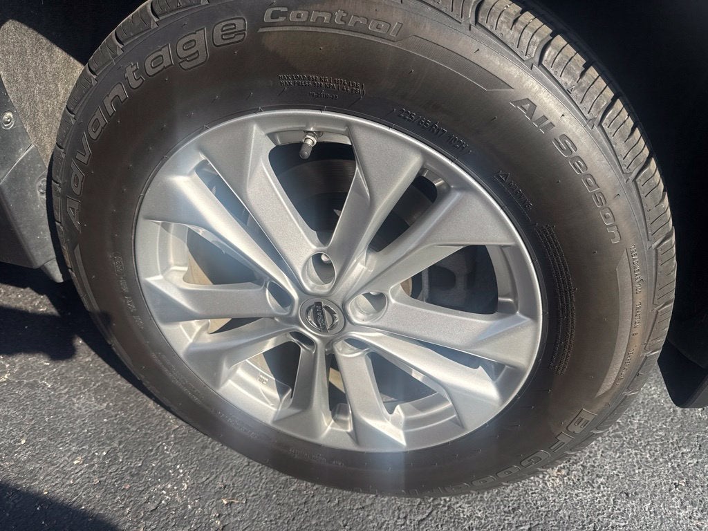 2015 Nissan Rogue SV