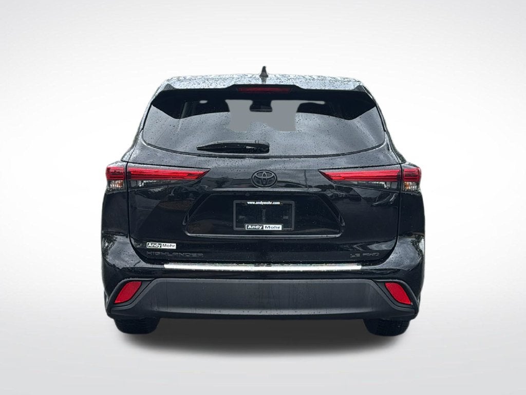 2022 Toyota Highlander LE