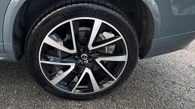 2021 Volvo XC90 T6 Momentum