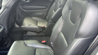 2021 Volvo XC90 T6 Momentum