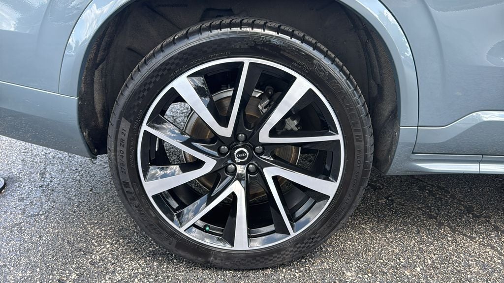 2021 Volvo XC90 T6 Momentum
