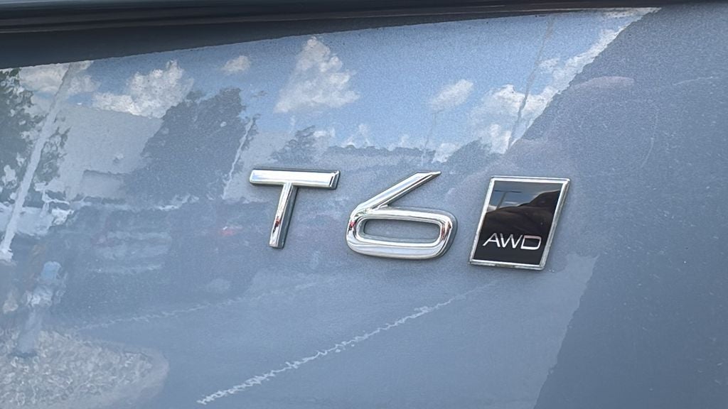 2021 Volvo XC90 T6 Momentum