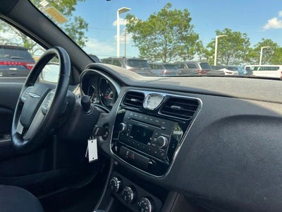 2013 Chrysler 200 Touring