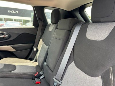 2017 Jeep Cherokee Sport
