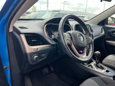 2017 Jeep Cherokee Sport
