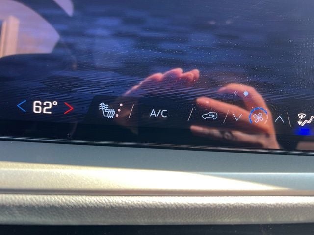 2025 Chevrolet Traverse LT 2LT