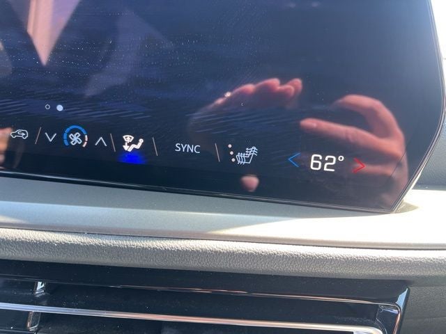 2025 Chevrolet Traverse LT 2LT