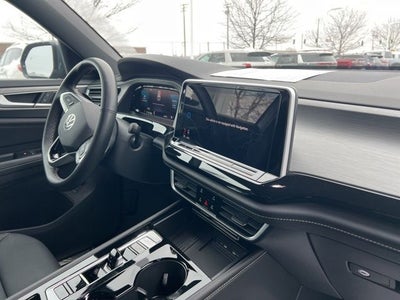 2025 Volkswagen Atlas Cross Sport 2.0T SE w/Technology